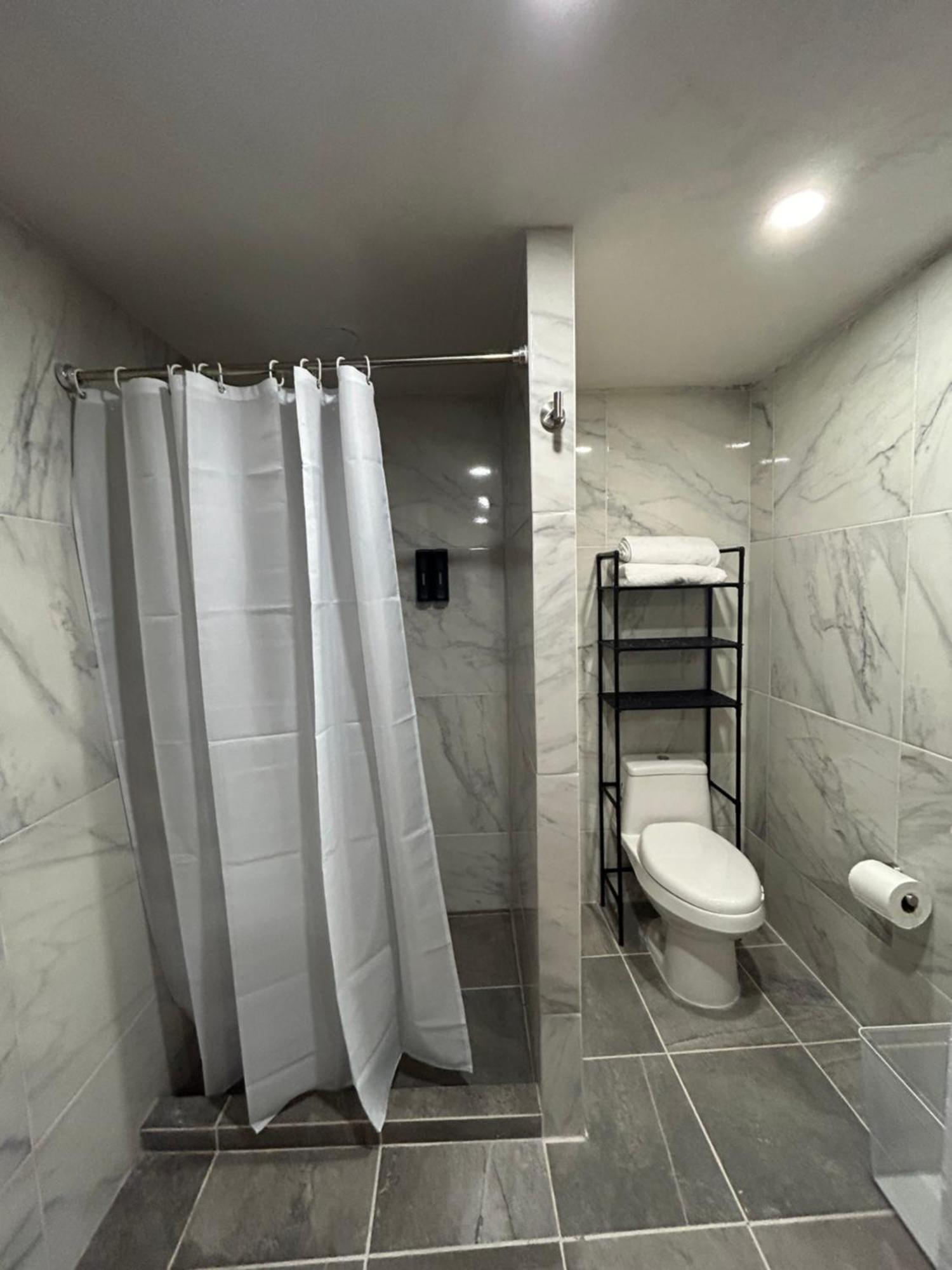 Lindas Suites Eugenio Sue Мексико Сити Екстериор снимка
